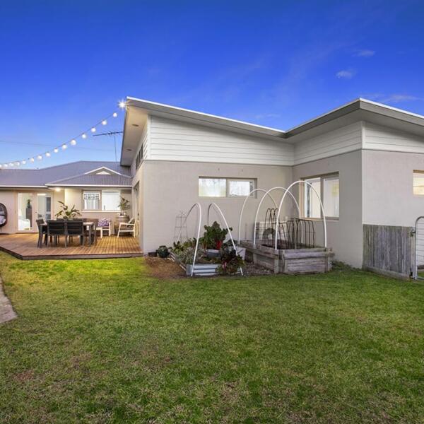 Downtown renovation / extension project in Point Lonsdale by Michael Limb Builders